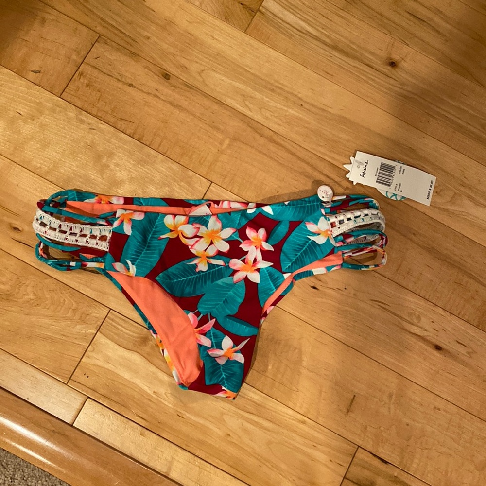 Raisins bikini bottoms Sz medium NWT Hawaiian pink maroon teal yellow